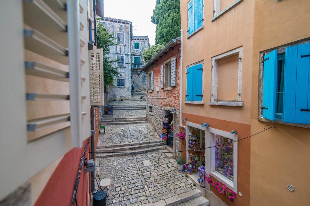 Bella Natka — interior in Rovinj Old Town